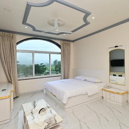 Vedika Garden Ξενοδοχείο Lonavala Εξωτερικό φωτογραφία