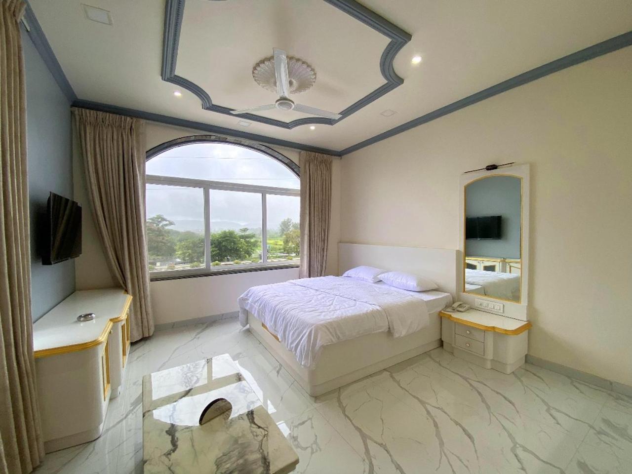 Vedika Garden Ξενοδοχείο Lonavala Εξωτερικό φωτογραφία