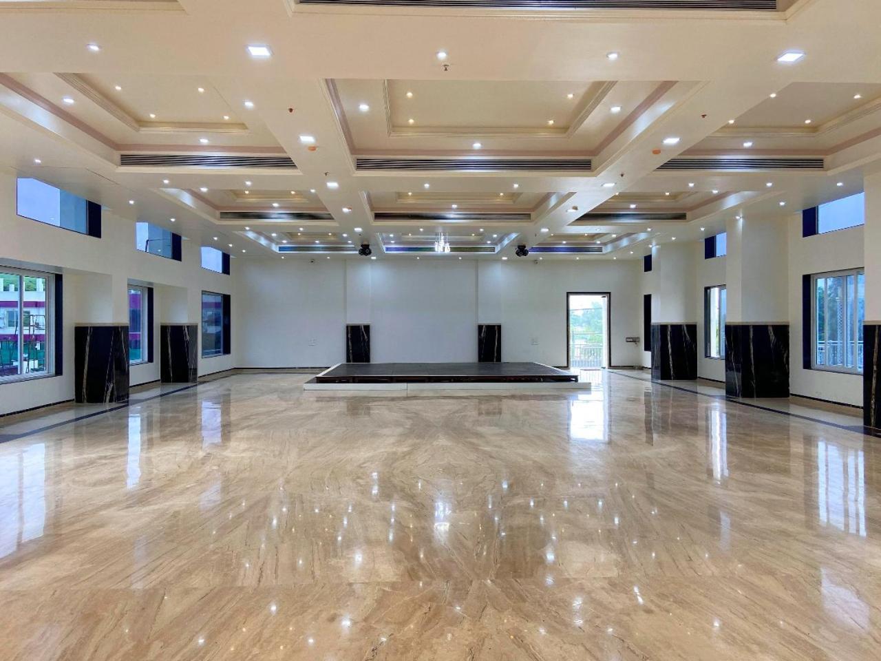 Vedika Garden Ξενοδοχείο Lonavala Εξωτερικό φωτογραφία