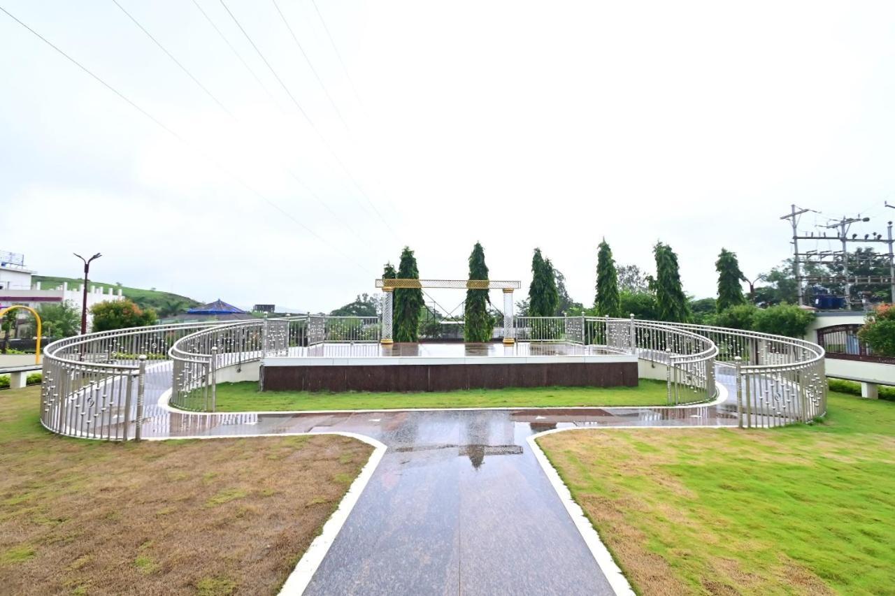 Vedika Garden Ξενοδοχείο Lonavala Εξωτερικό φωτογραφία